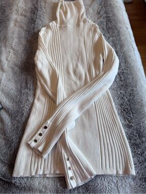 White House Black Market Cream Ribbed Turtleneck Top